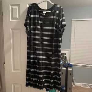 Ava & Viv T-shirt Dress Black and White Striped 4x